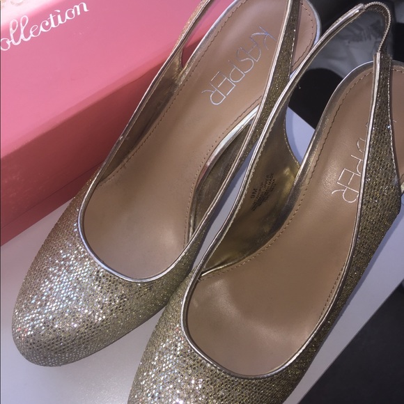 Shoes - Picture 2 of 5